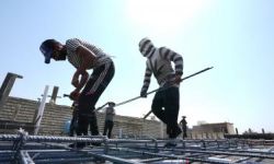 هيئة الأنواء الجوية : " على العاملين تحت أشعة الشمس لبس القبعات"